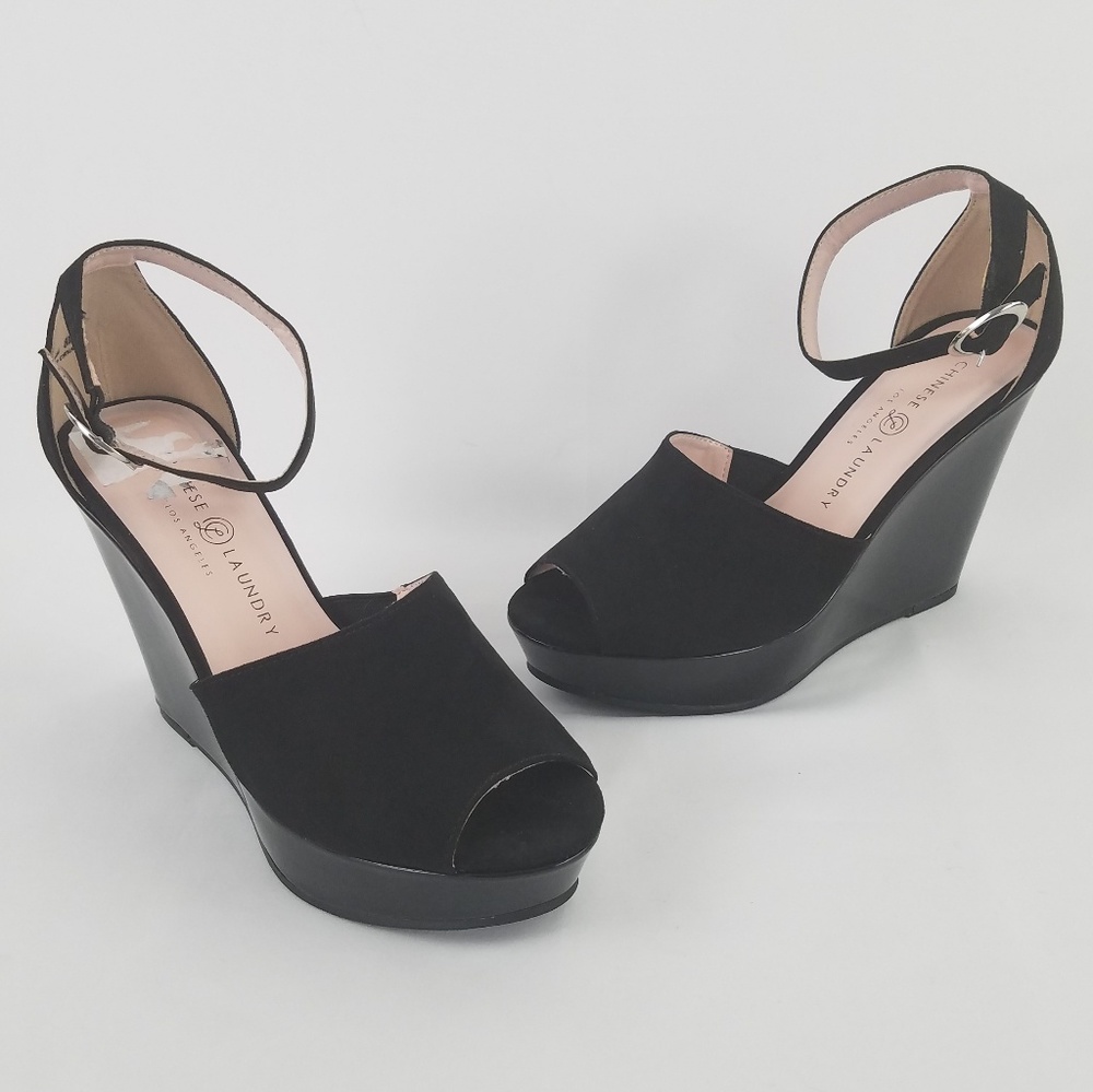 Chinese Laundry Platform Wedges Size 8